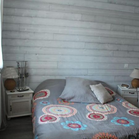 Jolie Chambre Dans Quartier Calme Eysines Exterior foto