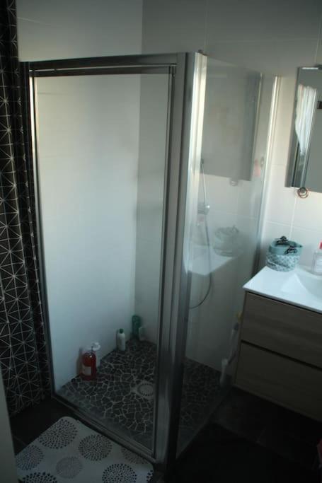 Jolie Chambre Dans Quartier Calme Eysines Exterior foto