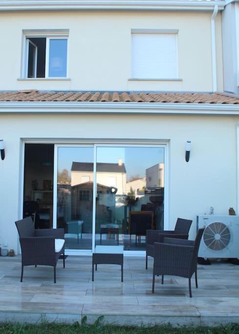 Jolie Chambre Dans Quartier Calme Eysines Exterior foto